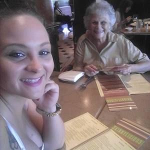 Meet your Posher, Stephanie